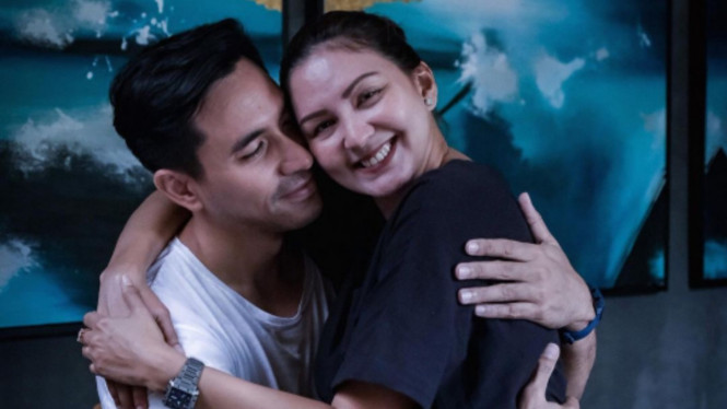 Donna Agnesia dan Darius Sinathrya