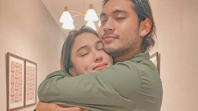 Instagram/yasminnapers