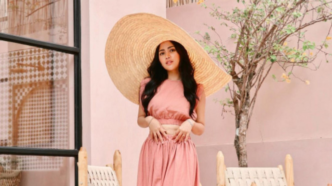 instagram/rachelvennya