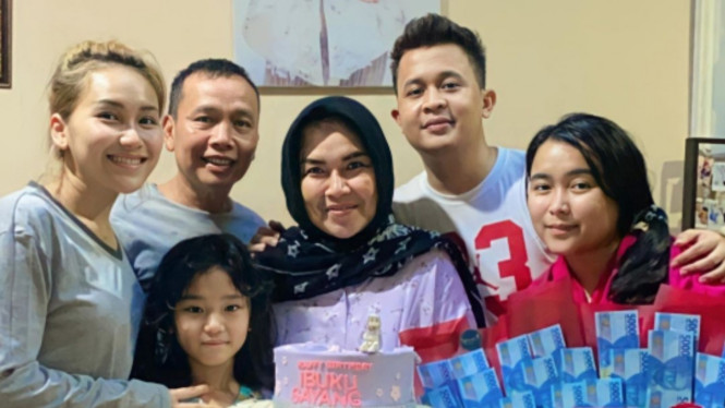 instagram/ayutingting92