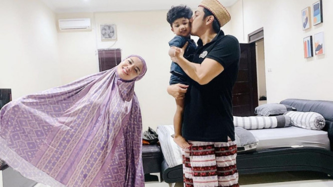 Instagram/medinazein