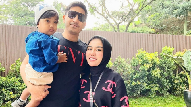 Instagram/medinazein