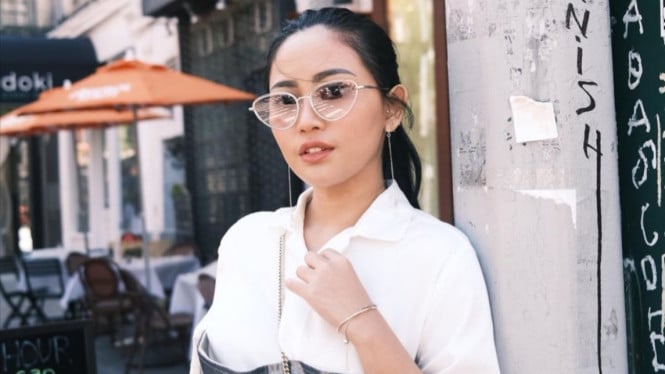 Instagram/ @rachelvennya