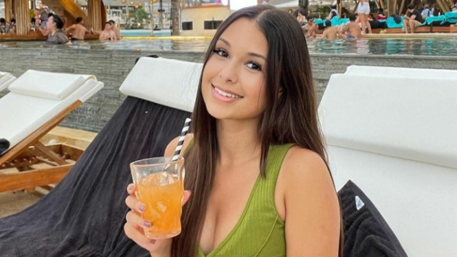 Instagram/ria.travelwithmeri