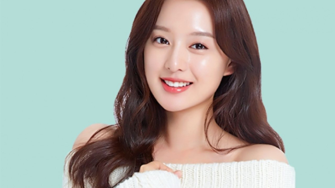 Kim Ji Won Diisukan Ingin Keluar dari SALT Entertainment