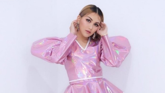 Instagram/ @ayutingting92