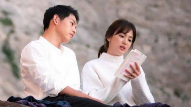 8 Potret Masa Lalu Song Hye Kyo dan Song Joong Ki, Jadwal Reuni Bocor?