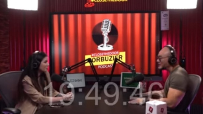 YouTube Deddy Corbuzier