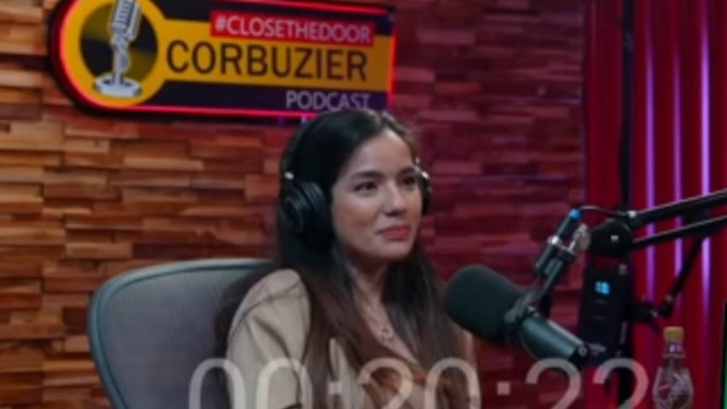 YouTube Deddy Corbuzier