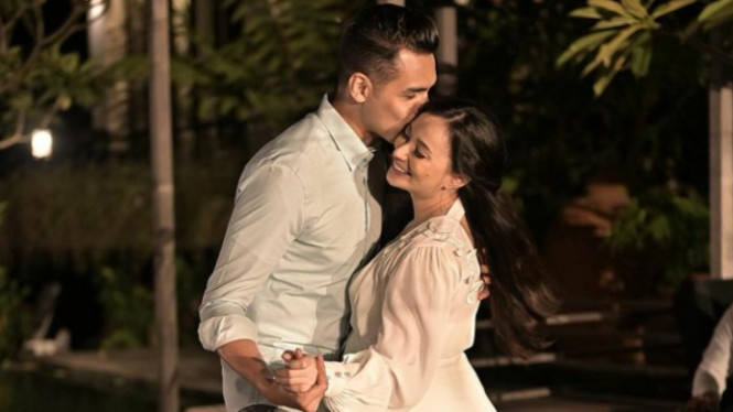 Instagram/Asmirandah89