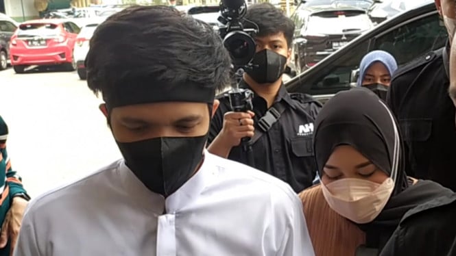 IntipSeleb/ Wahyu Firmansyah