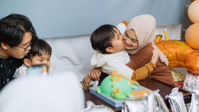 Instagram/ririe_fairus