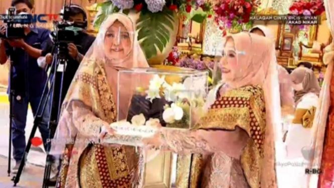 8 Pernak-pernik Akad Nikah Ria Ricis, Mahar dan Cincin Super Mewah