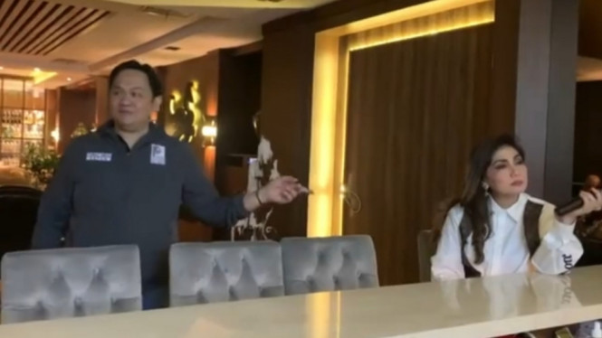 Instagram/farhatabbasofficial