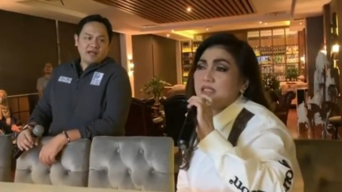 Instagram/farhatabbasofficial