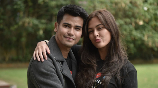 Cahaya Padang/Intipseleb