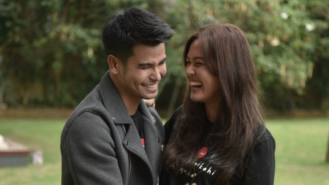 Cahaya Padang/Intipseleb