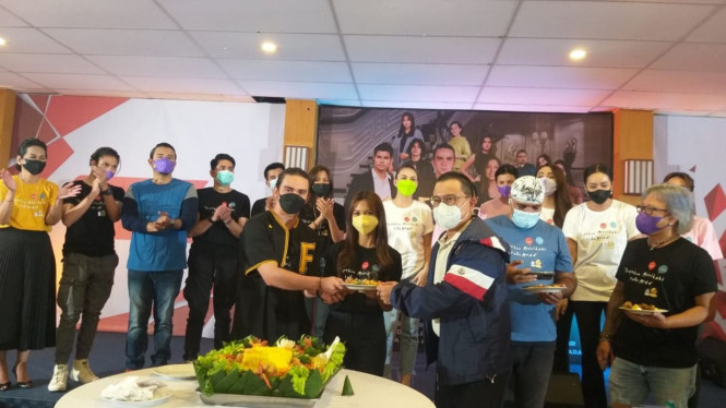 Cahaya Padang/Intipseleb