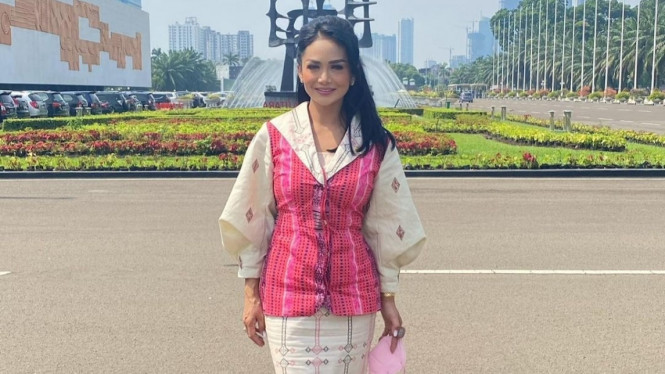 Instagram/ @krisdayantilemos