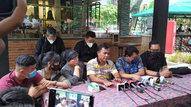 IntipSeleb/ Wahyu Firmansyah