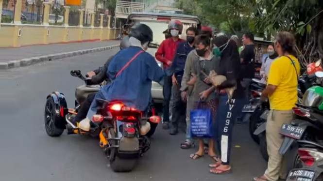 Instagram/ @apriljasmine85