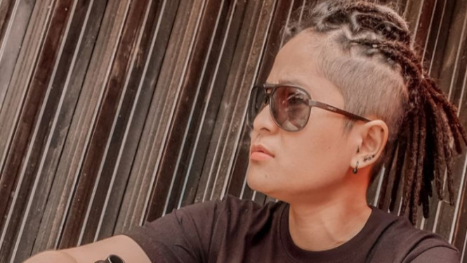 Instagram/mitathevirgin