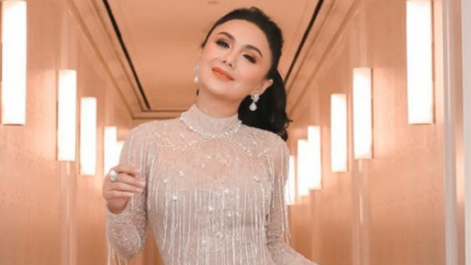 Instagram/Yunishara36