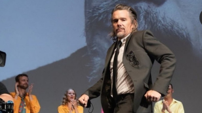 Instagram/ethanhawke