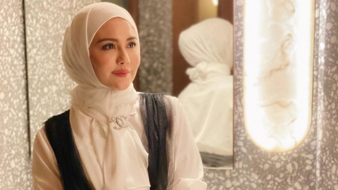 Instagram/ @julianamoechtar