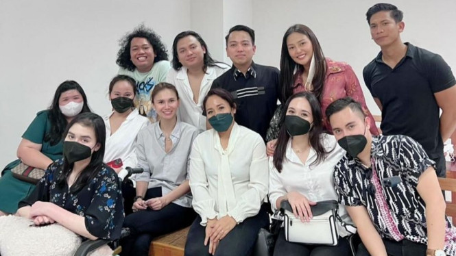 Instagram/ @edlnlaura