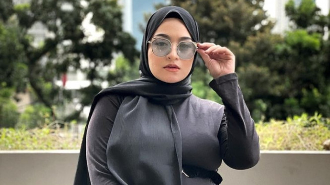 Instagram/nathalieholscher