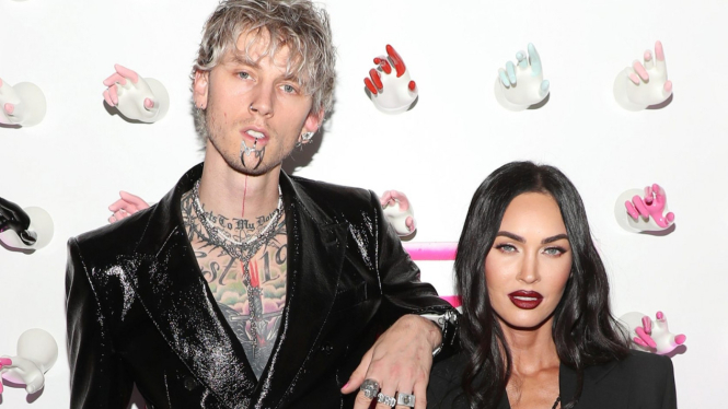 8 Potret Liar Megan Fox dan Machine Gun Kelly 'Dirantai' Bareng