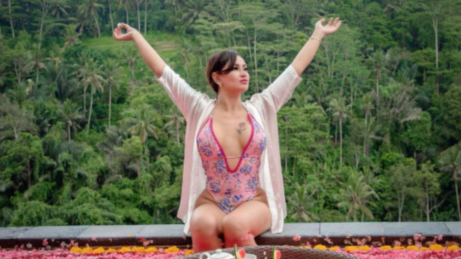 instagram/siscamellyana22_official