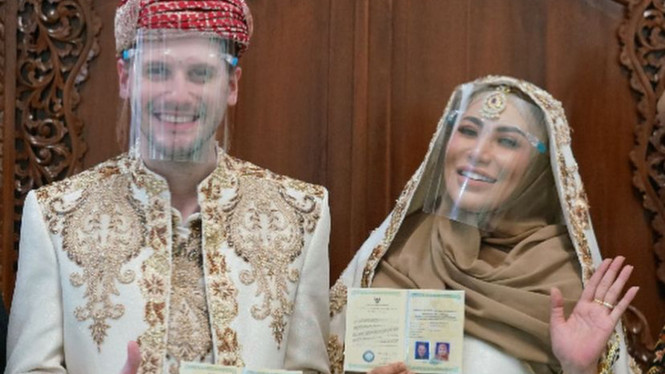 Cinta Penelope dan Suami