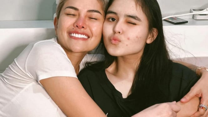 instagram/nikitamirzanimarwadi_17