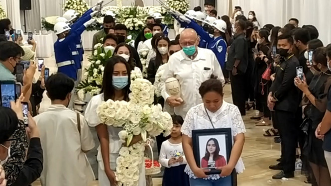 IntipSeleb/ Wahyu Firmansyah