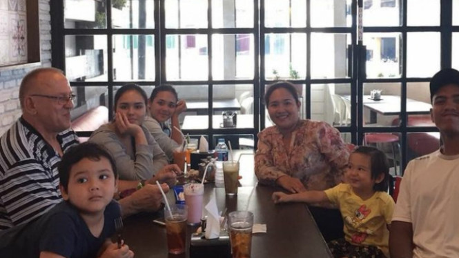 Instagram/ameilia_edelenyi