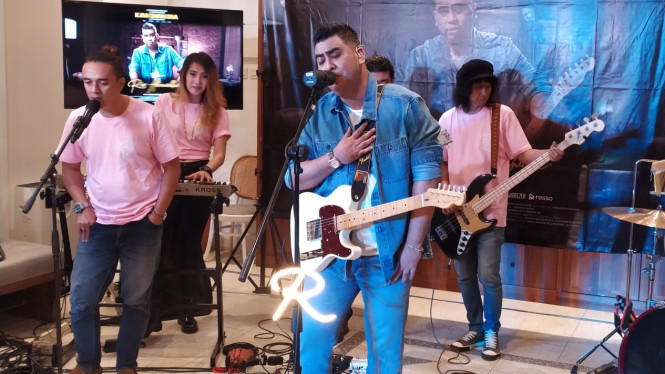 IntipSeleb/ Wahyu Firmansyah