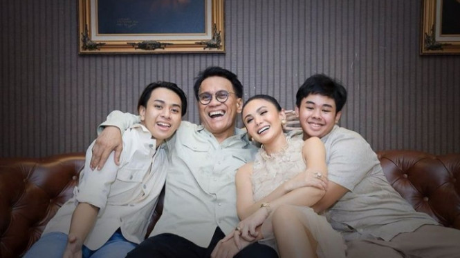 Instagram/yunishara36