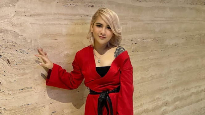 instagram/evelinnadaanjani