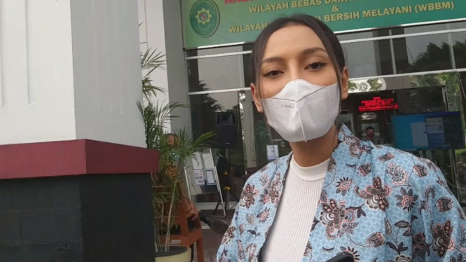 IntipSeleb/Nur Alfira