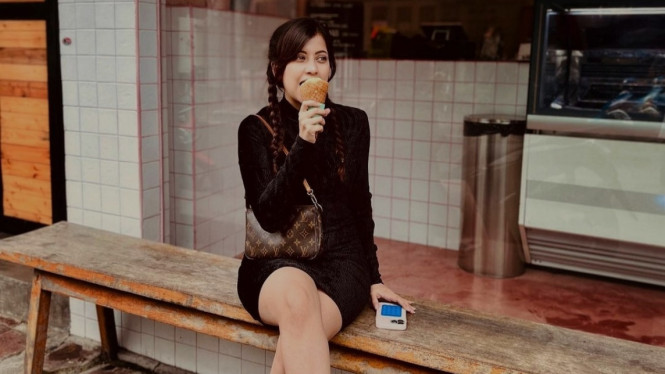 Instagram/ @fahiramira