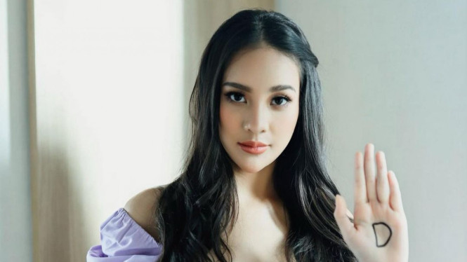 Instagram/Anya Geraldine