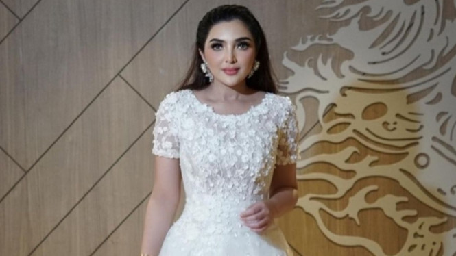 Instagram/ @ashantyasix