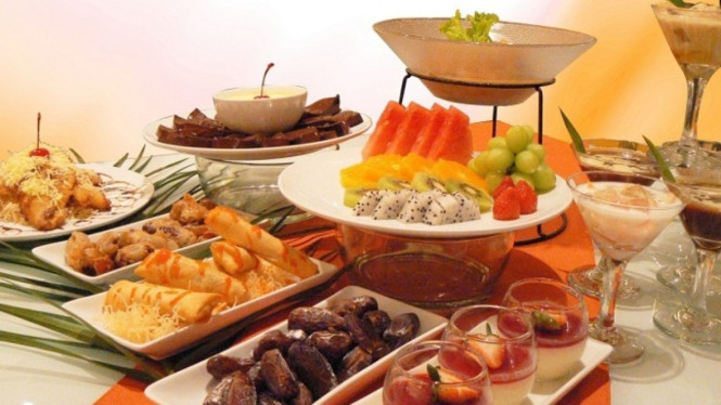 7 Cara Mencegah Perut Begah Saat Buka Puasa, Jangan Lapar Mata!