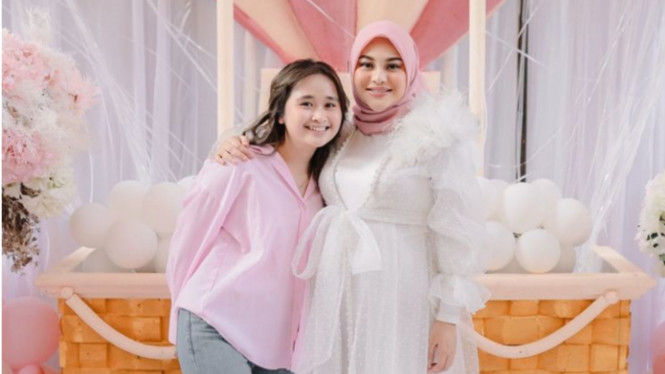 Instagram/@aurelie.hermansyah