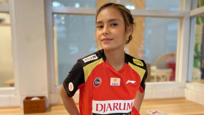 Instagram/ @nonangie