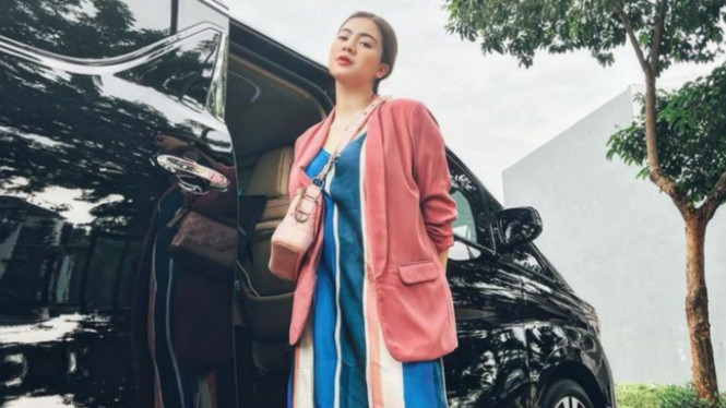 Instagram/@felicyangelista_