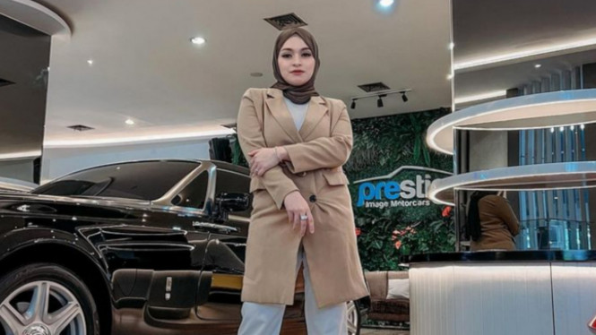 Instagram/@natalieholscher