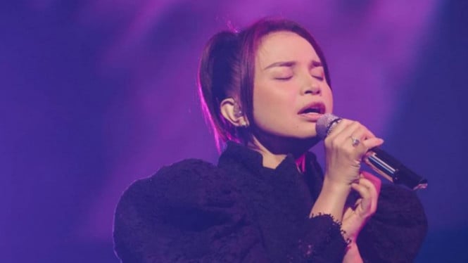 Instagram/@itsrossa910